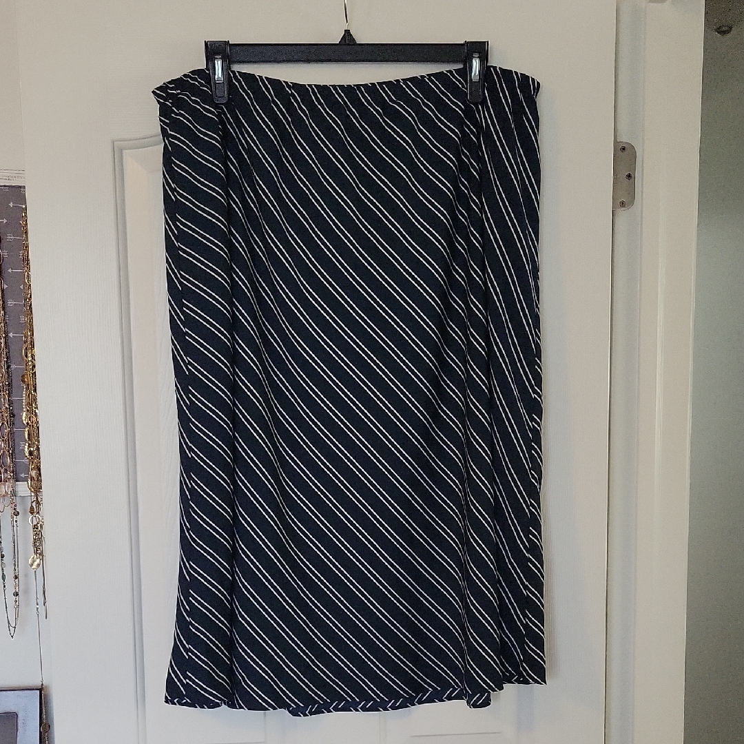 Banana Republic Navy And White A-Line Skirt